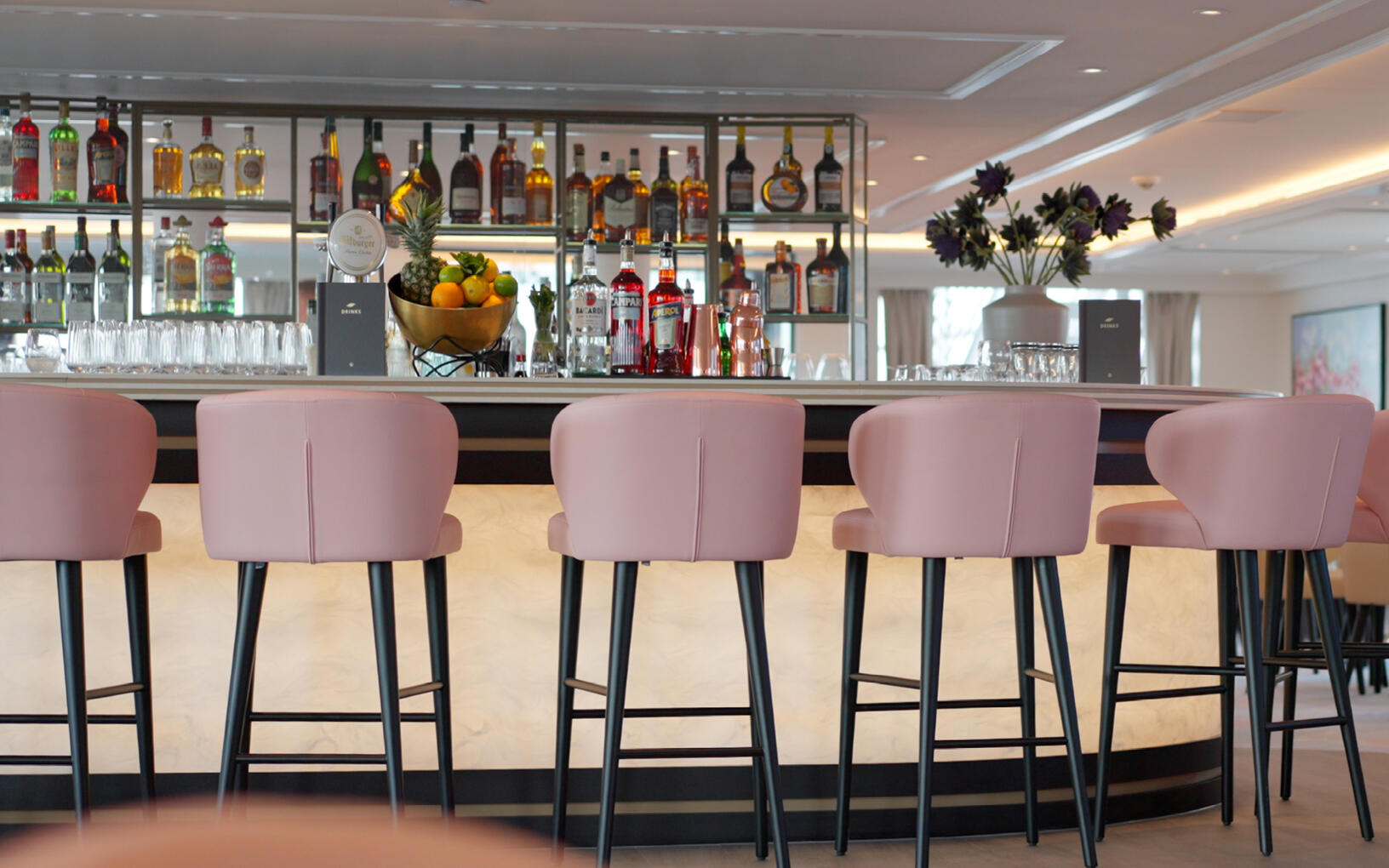 Excellence Crown Bar