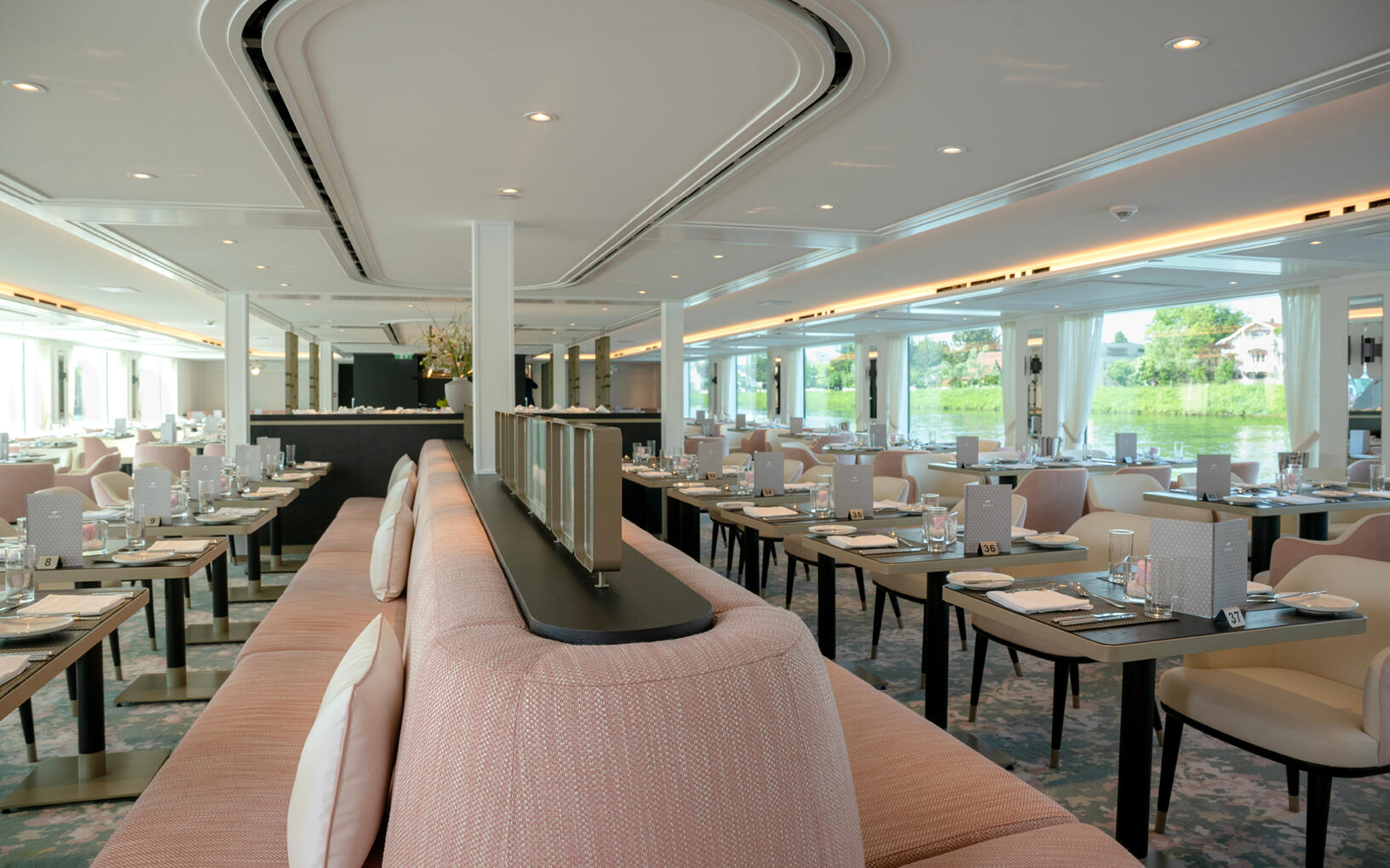 Excellence Crown Restaurant