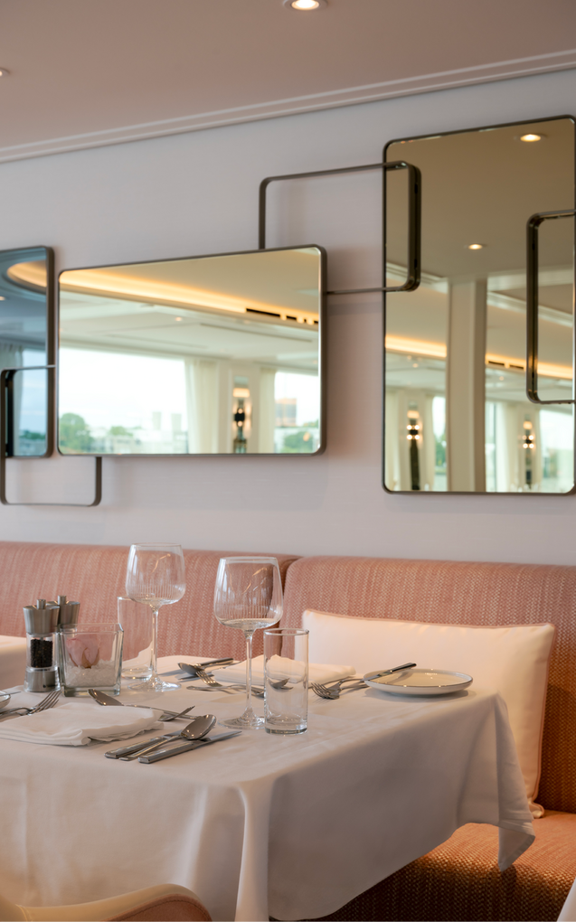 Excellence Crown Restaurant 02